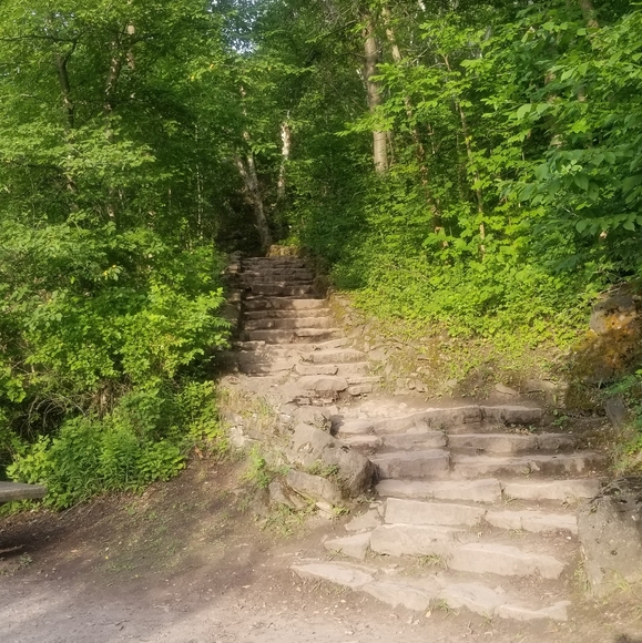 Meet your Posher, Tiffany - Picture 2 of 4